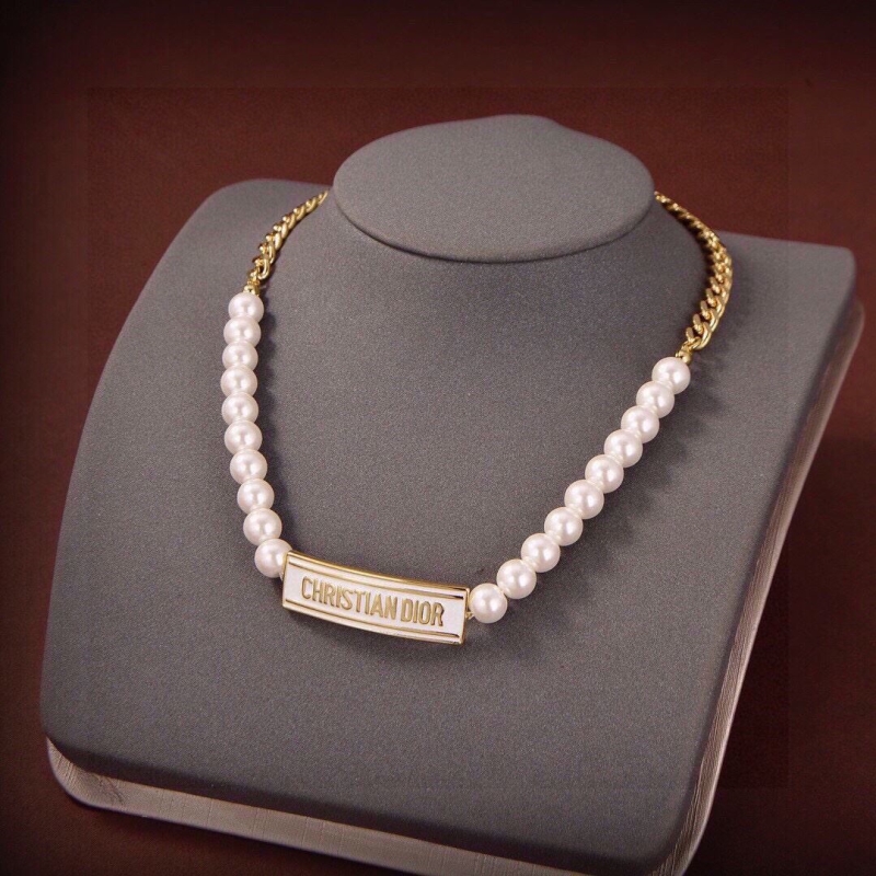 chr1st1an D10r necklaces